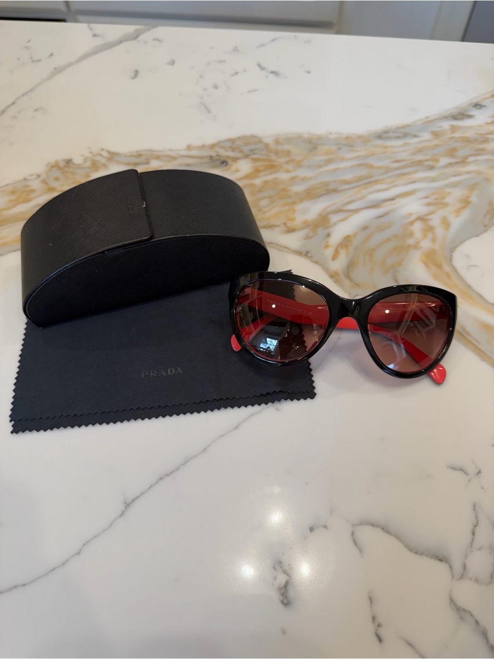 Prada Cat Eye Sunglasses SPR 05P Black Red Oversized Gradient Lenses w/ Case